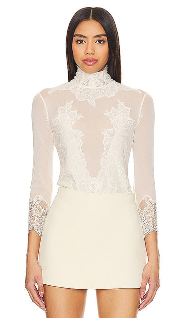 HAH Take Hah Bow Bodysuit in White - HAH Take Hah - Body avec nœud en blanc - HAH Take Hah 白色蝴蝶结连体衣 - HAH Take Hah Bow Bodysuit in Weiß - HAH TAKE HAH 보우 바디수트 화이트 색상 - HAH Take Hah Bow Body in bianco