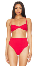 HAIGHT. Monica Ribbed Bikini Top in Red - HAUTE. Haut de bikini côtelé Monica en rouge - 海特。 Monica 红色罗纹比基尼上衣 - HAIGHT. Geripptes Bikinioberteil „Monica“ in Rot - 헤이트. Monica 리브드 비키니 탑 - HAIGHT. Top bikini a coste Monica in rosso