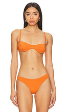 HAIGHT. Vintage Top in Orange - HAUTE. Haut Vintage en Orange - 海特。橙色复古上衣 - HAIGHT. Vintage-Top in Orange - 헤이트. 빈티지 탑 - HAIGHT. Top vintage in arancione