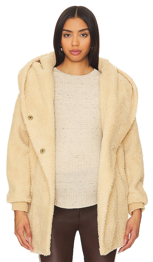 HATCH The Coco Coat in Beige - HATCH Le manteau Coco en beige - HATCH 米色 Coco 大衣 - HATCH Der Coco-Mantel in Beige - HATCH The Coco 코트 베이지 색상 - HATCH Il cappotto Coco in beige