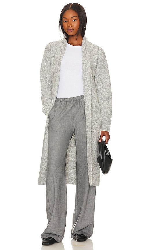 HEARTLOOM Beckett Cardigan in Grey - HEARTLOOM Cardigan Beckett en gris - HEARTLOOM Beckett 灰色开衫 - HEARTLOOM Beckett Cardigan in Grau - HARTLOM 베켓 가디건그레이 색상 - Cardigan Beckett HEARTLOOM in grigio