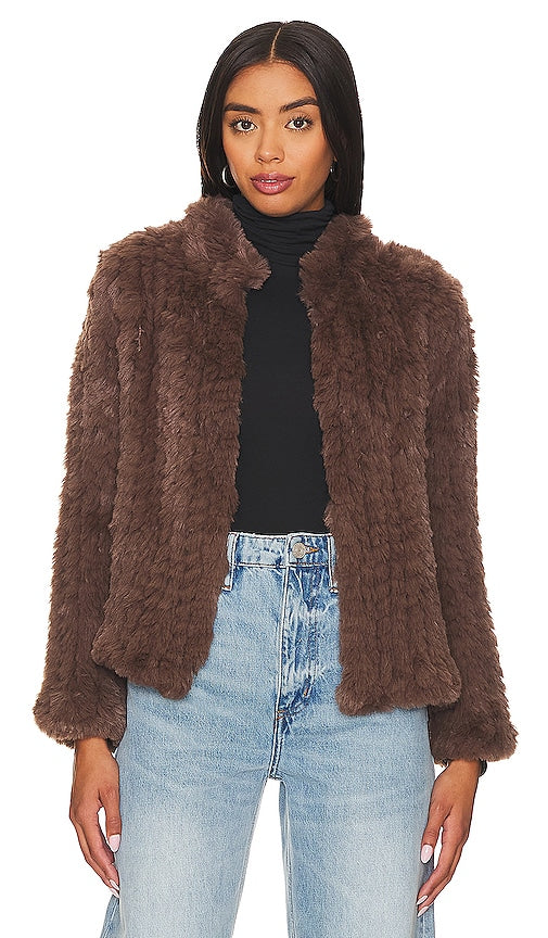 HEARTLOOM Aria Faux Fur Jacket in Chocolate - HEARTLOOM Aria Veste en fausse fourrure en chocolat - HEARTLOOM Aria 巧克力色人造毛皮夹克 - HEARTLOOM Aria Kunstpelzjacke in Schokolade - HARTLOOM Aria 인조 퍼 재킷 초콜릿 색상 - Giacca in pelliccia sintetica Aria HEARTLOOM color cioccolato