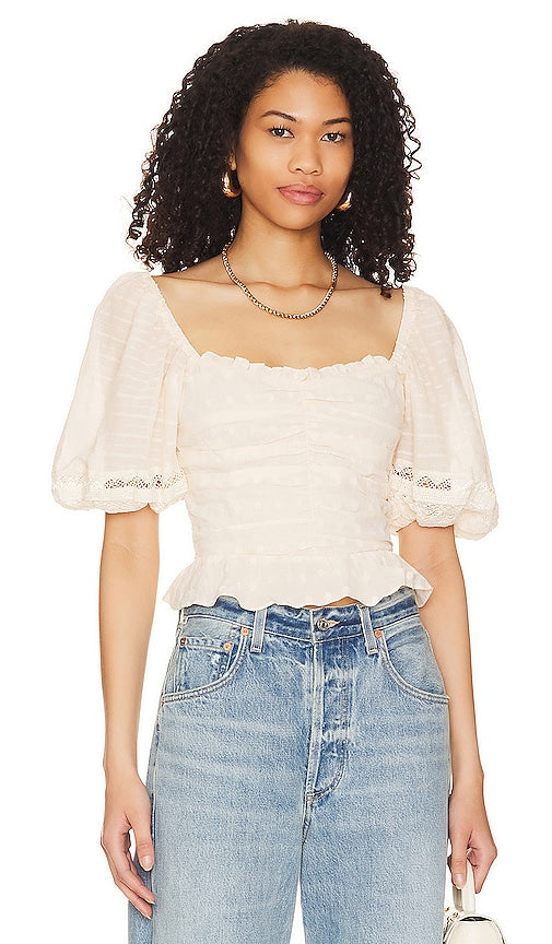 HEARTLOOM Jess Top in Nude - Haut Jess HEARTLOOM en nu - HEARTLOOM Jess 裸体上衣 - HEARTLOOM Jess Top in Nude - HARTLOOM JESS 탑 - HEARTLOOM Jess Top nuda