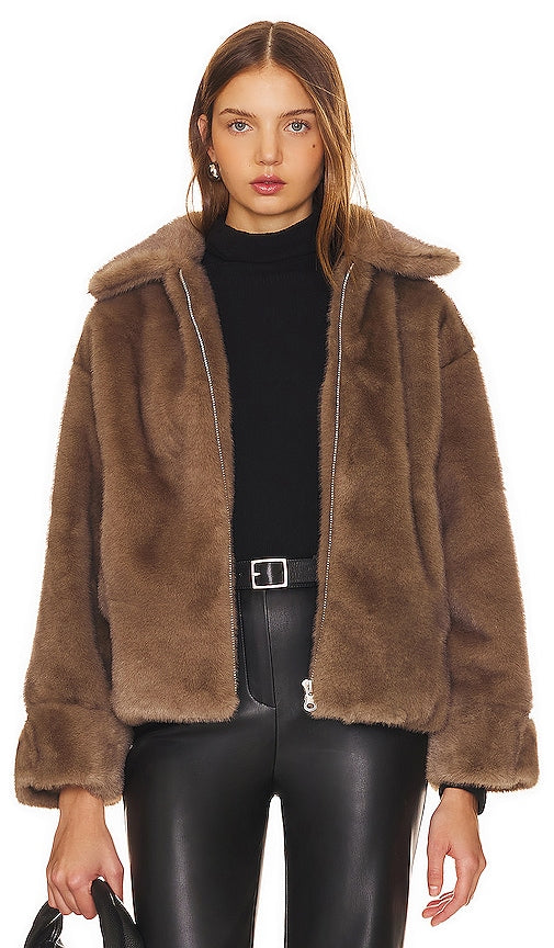 HEARTLOOM Sari Coat in Brown - Manteau Sari HEARTLOOM en marron - HEARTLOOM 棕色纱丽外套 - HEARTLOOM Sari-Mantel in Braun - HARTLOOM 사리 코트브라운 색상 - Cappotto Sari HEARTLOOM in marrone