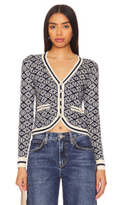 HEARTLOOM Spruce Cardi in Navy - Cardi en épicéa HEARTLOOM en bleu marine - HEARTLOOM 海军蓝云杉羊毛开衫 - HEARTLOOM Spruce Cardi in Marineblau - HARTLOOM 스프루스 카디 네이비 색상 - Cardi in abete rosso HEARTLOOM in blu marino