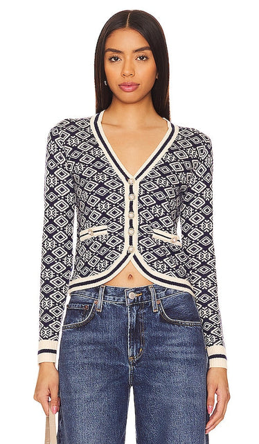 HEARTLOOM Spruce Cardi in Navy - Cardi en épicéa HEARTLOOM en bleu marine - HEARTLOOM 海军蓝云杉羊毛开衫 - HEARTLOOM Spruce Cardi in Marineblau - HARTLOOM 스프루스 카디 네이비 색상 - Cardi in abete rosso HEARTLOOM in blu marino