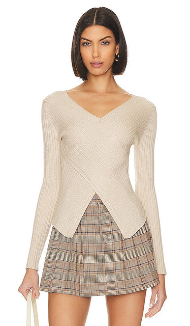 HEARTLOOM Tory Top in Beige - Haut Tory HEARTLOOM en beige - HEARTLOOM 米色 Tory 上衣 - HEARTLOOM Tory Top in Beige - HARTLOM 토리 탑 베이지 색상 - Top Tory HEARTLOOM in beige