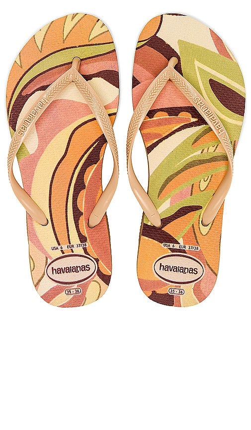 Havaianas Slim Sandal in Orange - Sandale fine Havaianas en orange - Havaianas 橙色修身凉鞋 - Havaianas Slim Sandale in Orange - Havaianas 슬림 샌들 오렌지 색상 - Sandalo sottile Havaianas in arancione