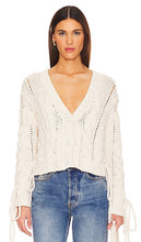 Hayley Menzies Cotton Cable Lace Up Cardigan in White - Hayley Menzies - Cardigan torsadé en coton à lacets - Blanc - Hayley Menzies 白色棉质绞花系带开衫 - Hayley Menzies Baumwoll-Cardigan mit Schnürung und Zopfmuster in Weiß - Hayley Menzies 코튼 케이블 레이스업 카디건 화이트 색상 - Cardigan con lacci a trecce in cotone Hayley Menzies in bianco