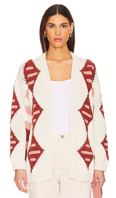 Hayley Menzies Intarsia Long Cardigan in Ivory - Hayley Menzies Cardigan long en intarsia ivoire - Hayley Menzies 象牙色嵌花长开衫 - Hayley Menzies Intarsia Long Cardigan in Elfenbein - Hayley Menzies 인타르시아 롱 가디건 색상 - Cardigan lungo con intarsio Hayley Menzies in avorio