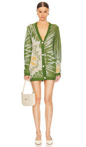 Hayley Menzies Jacquard Deep V-neck Cardigan in Green - Hayley Menzies Cardigan jacquard à col en V profond en vert - Hayley Menzies 绿色提花深 V 领开衫 - Hayley Menzies Jacquard-Cardigan mit tiefem V-Ausschnitt in Grün - Hayley Menzies 그린 자카드 딥 브이넥 카디건 - Cardigan Hayley Menzies jacquard con scollo a V profondo in verde