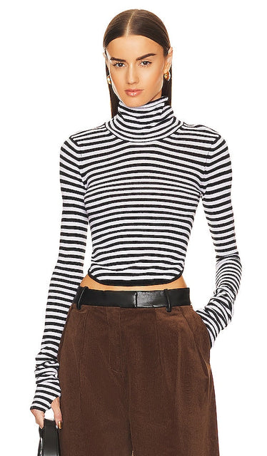 Helsa Alva Turtleneck in Black,White - Col roulé Helsa Alva en noir, blanc - Helsa Alva 黑色、白色高领毛衣 - Helsa Alva Rollkragenpullover in Schwarz, Weiß - Helsa Alva 터틀넥 블랙, 화이트 색상 - Dolcevita Helsa Alva in nero, bianco