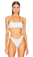 Helsa Bralette in 2nd Skin Jersey in White - Helsa Bralette en jersey 2ème peau en blanc - Helsa Bralette 穿着 2nd Skin 白色骑行服 - Helsa Bralette aus 2nd Skin Jersey in Weiß - Helsa Bralette in 2nd Skin 저지 화이트 색상 - Helsa Bralette in maglia 2nd Skin in bianco