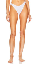 Helsa High Cut Underwear in 2nd Skin Jersey in White - Helsa - Sous-vêtements coupe haute en jersey 2ème peau en blanc - Helsa 高剪裁内衣 2nd Skin 白色针织衫 - Helsa High Cut Unterwäsche aus 2nd Skin Jersey in Weiß - Helsa 하이컷 언더웨어 화이트 세컨드 스킨 저지 소재 - Intimo Helsa High Cut in jersey 2nd Skin in bianco