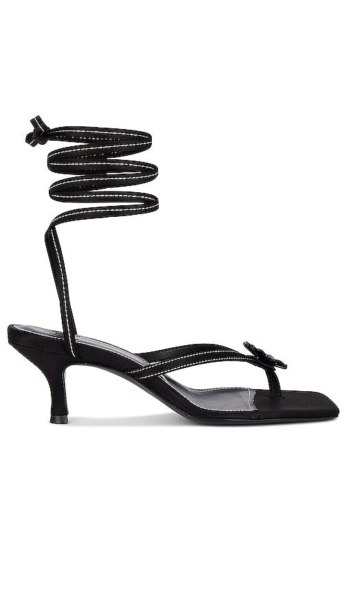 Helsa Kitten Lace Up in Black - Helsa Kitten à lacets en noir - Helsa Kitten 黑色系带鞋 - Helsa Kitten Schnürschuh in Schwarz - Helsa Kitten 레이스업 블랙 색상 - Stringate Helsa Kitten in nero