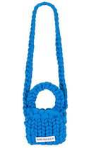 Hope Macaulay Colossal Knit Crossbody Bag in Blue - Hope Macaulay - Sac bandoulière en tricot colossal en bleu - HopeMacaulay 蓝色巨型针织斜挎包 - Hope Macaulay Colossal Knit Umhängetasche in Blau - Hope Macaulay 콜로설 니트 크로스바디백 블루 색상 - Borsa a tracolla Colossal Knit Hope Macaulay in blu