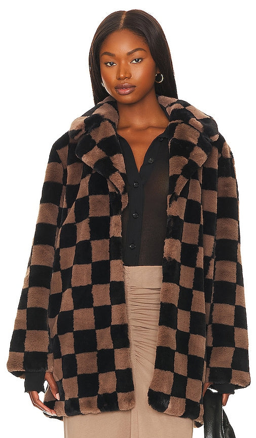 House of Harlow 1960 x REVOLVE Barrera Coat in Brown - House of Harlow 1960 x REVOLVE MANTEAU Barrera en Marron - House of Harlow 1960 x REVOLVE Barrera 棕色外套 - House of Harlow 1960 x REVOLVE Barrera Mantel in Braun - House of Harlow 1960 x REVOLVE 바레라 코트 브라운 색상 - Cappotto Barrera House of Harlow 1960 x REVOLVE in marrone