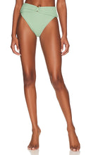 House of Harlow 1960 x REVOLVE Boston High Waist Bottom in Mint - House of Harlow 1960 x REVOLVE Bas taille haute Boston en Menthe - House of Harlow 1960 x REVOLVE 波士顿高腰底裤完好无损 - House of Harlow 1960 x REVOLVE Boston High Waist Bottom in Mint - House of Harlow 1960 x REVOLVE 보스턴 하이웨이스트 하의 민트 색상 - House of Harlow 1960 x REVOLVE Boston Fondo a vita alta in menta