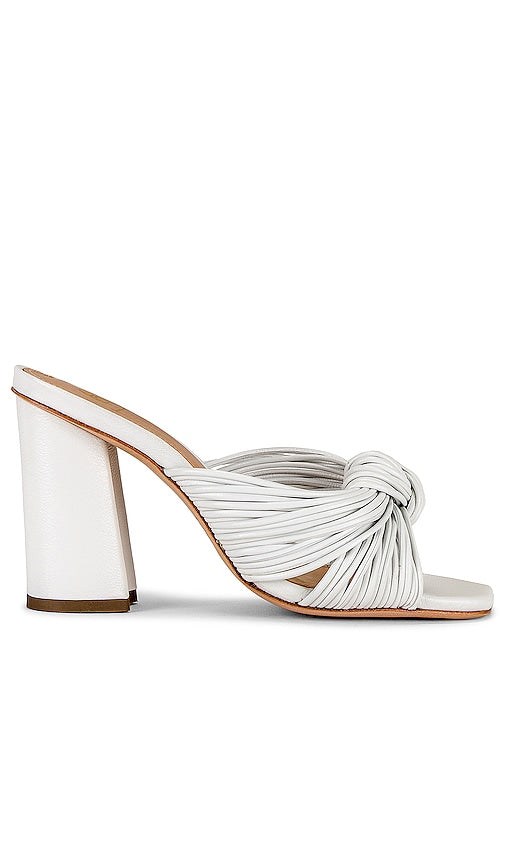 House of Harlow 1960 x REVOLVE Multi Strap Knotted Sandal in White - House of Harlow 1960 x REVOLVE Sandale nouée à brides multiples en Blanc - House of Harlow 1960 x REVOLVE 白色多带结饰凉鞋 - House of Harlow 1960 x REVOLVE geknotete Sandale mit mehreren Riemen in Weiß - House of Harlow 1960 x REVOLVE 멀티 스트랩 매듭 샌들 화이트 색상 - House of Harlow 1960 x REVOLVE sandalo annodato con cinturini multipli in bianco