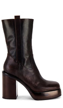 House of Harlow 1960 x REVOLVE Patti Boot in Brown - House of Harlow 1960 x REVOLVE Botte Patti en Marron - House of Harlow 1960 x REVOLVE Patti 棕色靴子 - House of Harlow 1960 x REVOLVE Patti Boot in Braun - House of Harlow 1960 x REVOLVE 패티 부츠 브라운 색상 - House of Harlow 1960 x REVOLVE Patti Boot in marrone
