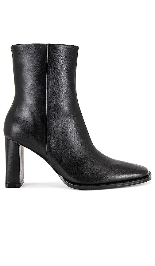 House of Harlow 1960 x REVOLVE Rosetta Boot in Black - House of Harlow 1960 x REVOLVE Botte Rosetta en Noir - House of Harlow 1960 x REVOLVE Rosetta 黑色靴子 - House of Harlow 1960 x REVOLVE Rosetta Stiefel in Schwarz - House of Harlow 1960 x REVOLVE 로제타 부츠 블랙 색상 - House of Harlow 1960 x REVOLVE Rosetta Stivale in nero