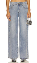 House of Sunny Sandblast Wide Leg Denim in Blue - House of Sunny - Sandblast - Jean large - Bleu - House of Sunny 蓝色喷砂阔腿牛仔布 - House of Sunny Sandblast Denim mit weitem Bein in Blau - House of Sunny Sandblast 와이드 레그 데님 블루 색상 - House of Sunny Sandblast Denim a gamba larga in blu