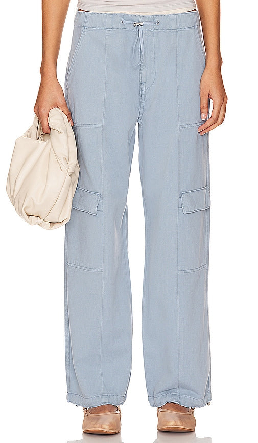Hudson Jeans Drawstring Cargo Parachute Pant in Baby Blue - Hudson Jeans - Pantalon cargo parachute avec cordon de serrage - Bleu bébé - Hudson Jeans 淡蓝色抽绳工装降落伞裤 - Hudson Jeans Cargo-Fallschirmhose mit Kordelzug in Babyblau - Hudson Jeans 드로스트링 카고 낙하산 팬츠 - Pantaloni da paracadute cargo Hudson Jeans con coulisse in celeste