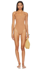 Hunza G Domino One Piece in Tan - Hunza G Domino une pièce en beige - Hunza G 多米诺骨牌一件 黄褐色 - Hunza G Domino Einteiler in Hellbraun - Hunza G 도미노 원피스 - Costume intero Hunza G Domino color marrone chiaro