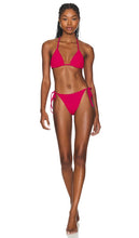 Hunza G Gina Bikini Set in Fuchsia - Hunza G - Ensemble bikini Gina en fuchsia - Hunza G Gina 紫红色比基尼套装 - Hunza G Gina Bikini-Set in Fuchsia - Hunza G Gina 비키니 세트 - Set bikini Hunza G Gina in fucsia
