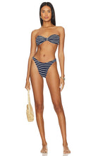 Hunza G Jean Bikini Set in Navy - Ensemble de bikini Hunza G Jean en bleu marine - Hunza G Jean 海军蓝比基尼套装 - Hunza G Jeans-Bikini-Set in Marineblau - Hunza G Jean 비키니 세트 네이비 색상 - Set bikini Hunza G Jean in blu marino