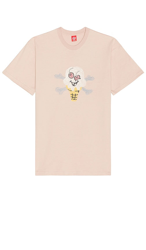 ICECREAM Cherry Face Short Sleeve Tee in Pink - T-shirt à manches courtes ICECREAM Cherry Face en rose - ICECREAM 粉色樱桃脸短袖 T 恤 - ICECREAM Cherry Face Kurzarm-T-Shirt in Rosa - ICECREAM 체리 페이스 반팔 티셔츠 핑크 색상 - T-shirt a maniche corte con faccia di ciliegia Icecream in rosa