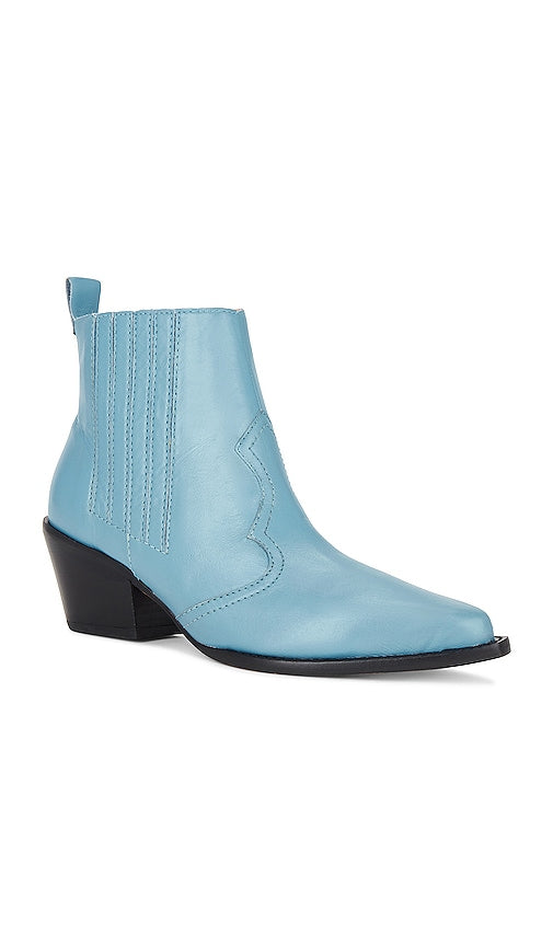 INTENTIONALLY BLANK Big Bootie in Baby Blue