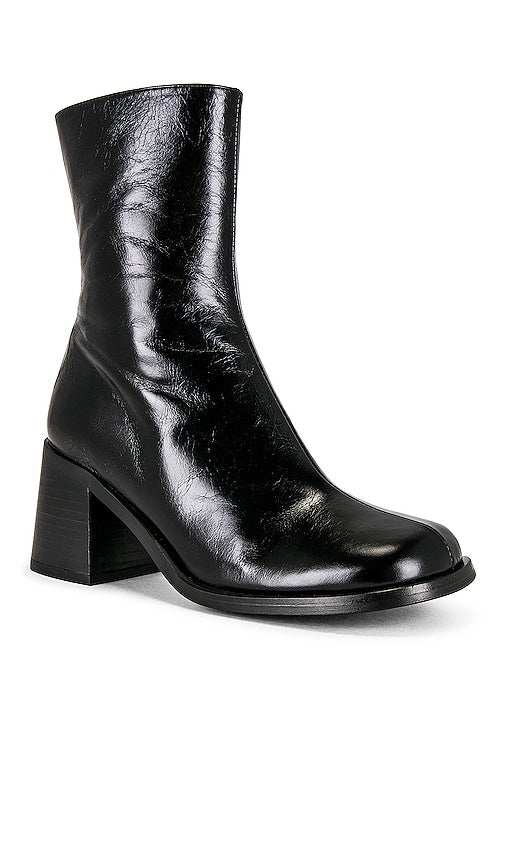 INTENTIONALLY BLANK Mall Boot in Black