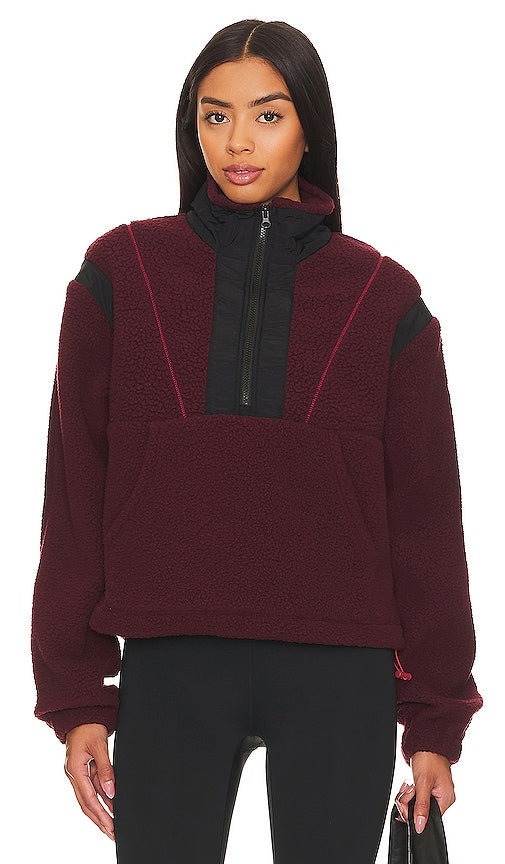 IVL Collective Fleece Pullover in Burgundy - Pull en polaire IVL Collective en bordeaux - IVL Collective 酒红色抓绒套头衫 - IVL Collective Fleecepullover in Burgund - IVL Collective 플리스 풀오버 - Pullover in pile IVL Collective in Borgogna