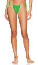 Indah Crush Bikini Bottom in Green - Bas de bikini Indah Crush en vert - Indah Crush 绿色比基尼泳裤 - Indah Crush Bikinihose in Grün - Indah Crush 비키니 하의 - Slip bikini Indah Crush in verde