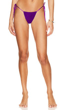 Indah Crush Bikini Bottom in Purple - Bas de bikini Indah Crush en violet - Indah Crush 紫色比基尼泳裤 - Indah Crush Bikinihose in Lila - Indah Crush 비키니 하의 - Slip bikini Indah Crush in viola