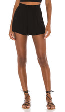Indah Lilly Short in Black - Short Indah Lilly en noir - Indah Lilly 黑色短裤 - Indah Lilly Short in Schwarz - Indah Lilly 쇼츠 - Indah Lilly corto in nero