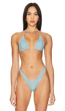 Indah Promise Printed Triangle Bikini Top in Blue - Haut de bikini triangle imprimé Indah Promise en bleu - Indah Promise 蓝色印花三角比基尼上衣 - Indah Promise bedrucktes Triangel-Bikinioberteil in Blau - Indah Promise 프린트 트라이앵글 비키니 탑 블루 색상 - Top bikini a triangolo stampato Indah Promise in blu