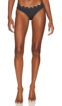 It's Now Cool The Shell Bikini Pant in Black - It's Now Cool - Pantalon de bikini The Shell en noir - 现在很酷 黑色 Shell 比基尼裤 - It's Now Cool: Die Shell-Bikinihose in Schwarz - It's Now Cool The Shell 비키니 팬츠 블랙 색상 - Adesso è cool il pantalone bikini Shell in nero