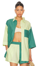 It's Now Cool The Vacay Shirt in Green - C'est maintenant cool la chemise Vacay en vert - 绿色 Vacay 衬衫现在很酷 - It's Now Cool The Vacay Shirt in Grün - It's Now Cool The Vacay 셔츠 그린 색상 - Ora è bella la maglietta Vacay in verde