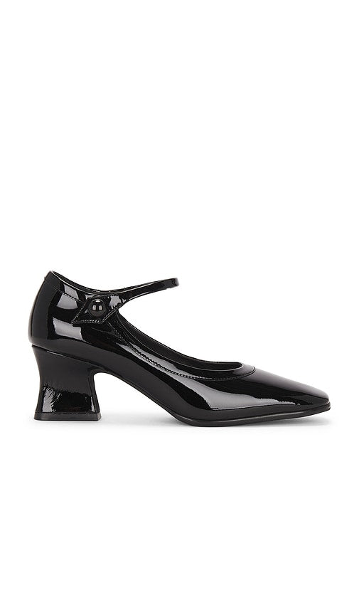 Jeffrey Campbell Pettigrew Pump in Black | Black Black Flats for Women