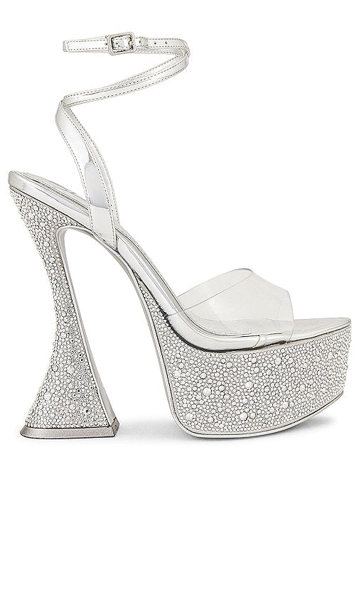 JLO Jennifer Lopez x REVOLVE Beverly Platform Heel in Metallic Silver - JLO Jennifer Lopez x REVOLVE Talon Plateforme Beverly en Argent Métallisé - JLO Jennifer Lopez x REVOLVE Beverly 金属银色厚底高跟鞋 - JLO Jennifer Lopez x REVOLVE Beverly Plateau-Absatz in Metallic-Silber - JLO Jennifer Lopez x REVOLVE Beverly 플랫폼 힐 메탈릭 실버 소재 - Tacco con plateau JLO Jennifer Lopez x REVOLVE Beverly in argento metallizzato