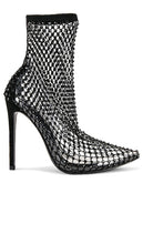 JLO Jennifer Lopez x REVOLVE Bronx Bootie in Black - Bottines JLO Jennifer Lopez x REVOLVE Bronx en noir - JLO Jennifer Lopez x REVOLVE Bronx 黑色短靴 - JLO Jennifer Lopez x REVOLVE Bronx Bootie in Schwarz - JLO Jennifer Lopez x REVOLVE Bronx 부츠 블랙 색상 - Stivaletto JLO Jennifer Lopez x REVOLVE Bronx in nero