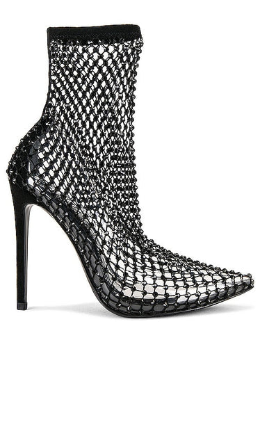 JLO Jennifer Lopez x REVOLVE Bronx Bootie in Black - Bottines JLO Jennifer Lopez x REVOLVE Bronx en noir - JLO Jennifer Lopez x REVOLVE Bronx 黑色短靴 - JLO Jennifer Lopez x REVOLVE Bronx Bootie in Schwarz - JLO Jennifer Lopez x REVOLVE Bronx 부츠 블랙 색상 - Stivaletto JLO Jennifer Lopez x REVOLVE Bronx in nero