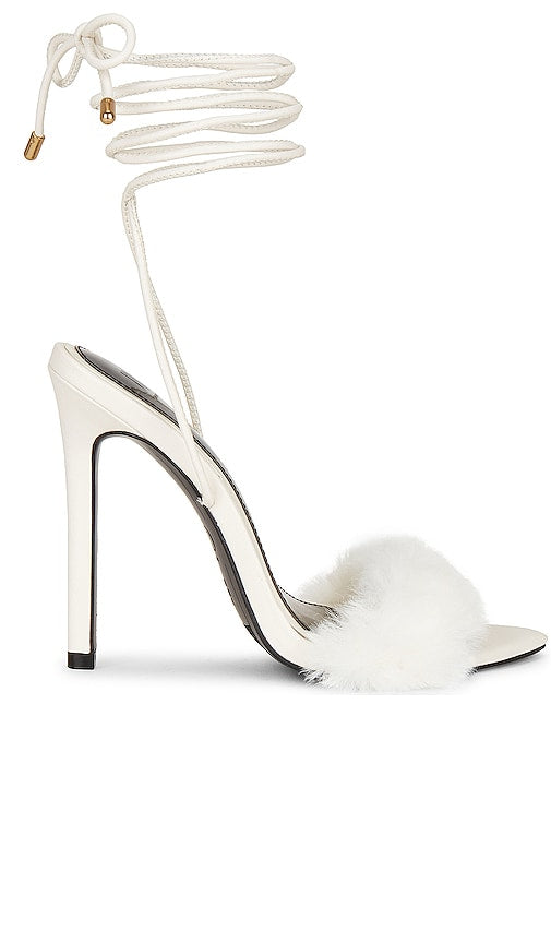 JLO Jennifer Lopez x REVOLVE Gansevoort Sandal in White - Sandale JLO Jennifer Lopez x REVOLVE Gansevoort en blanc - JLO Jennifer Lopez x REVOLVE Gansevoort 白色凉鞋 - JLO Jennifer Lopez x REVOLVE Gansevoort Sandale in Weiß - JLO Jennifer Lopez x REVOLVE Gansevoort 샌들 화이트 색상 - Sandalo JLO Jennifer Lopez x REVOLVE Gansevoort in bianco