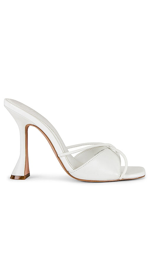 JLO Jennifer Lopez x REVOLVE Metro Mule in White - Mules Metro JLO Jennifer Lopez x REVOLVE en blanc - JLO Jennifer Lopez x REVOLVE Metro Mule 白色 - JLO Jennifer Lopez x REVOLVE Metro Mule in Weiß - JLO Jennifer Lopez x REVOLVE 메트로 뮬 화이트 색상 - JLO Jennifer Lopez x REVOLVE Metro Mule in bianco