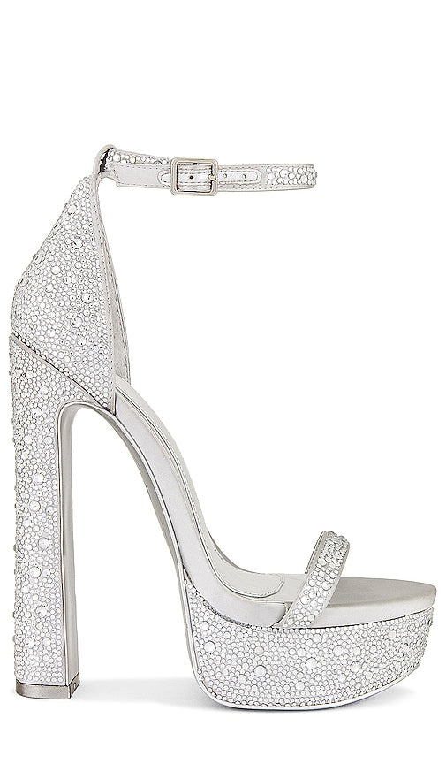 JLO Jennifer Lopez x REVOLVE Rodeo Sandal in Metallic Silver - Sandale Rodeo JLO Jennifer Lopez x REVOLVE en argent métallisé - JLO Jennifer Lopez x REVOLVE Rodeo 金属银凉鞋 - JLO Jennifer Lopez x REVOLVE Rodeo Sandale in Metallic-Silber - JLO Jennifer Lopez x REVOLVE 로데오 샌들 메탈릭 실버 소재 - Sandalo JLO Jennifer Lopez x REVOLVE Rodeo in argento metallizzato