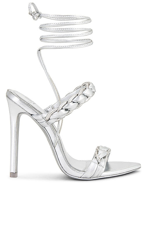 JLO Jennifer Lopez x REVOLVE Whitman Sandal in Metallic Silver - Sandale JLO Jennifer Lopez x REVOLVE Whitman en argent métallisé - JLO Jennifer Lopez x REVOLVE Whitman 金属银凉鞋 - JLO Jennifer Lopez x REVOLVE Whitman Sandale in Metallic-Silber - JLO Jennifer Lopez x REVOLVE 휘트먼 샌들 메탈릭 실버 소재 - Sandalo JLO Jennifer Lopez x REVOLVE Whitman in argento metallizzato