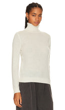 JUMPER 1234 Lightweight Roll Collar Sweater in Cream