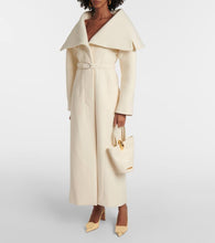 Jacquemus Le Petit Bambola leather shoulder bag